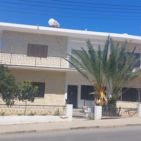 Secret garden no:01 Bed and Breakfast Famagusta  Buitenkant foto